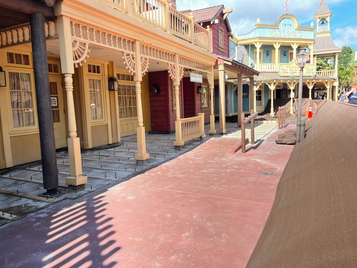 frontierland-boardwalk-work-3