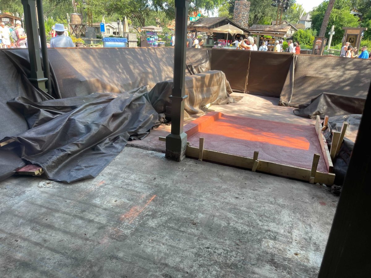 frontierland-boardwalk-work-5