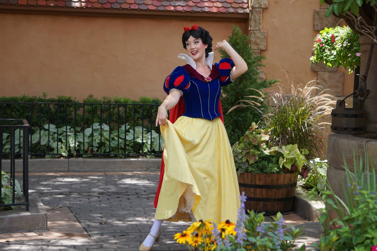 snow-white-epcot-2