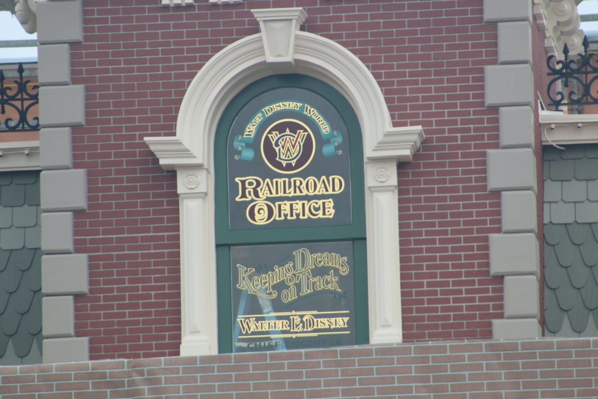 wdwrailroadstationreturns4-1071801