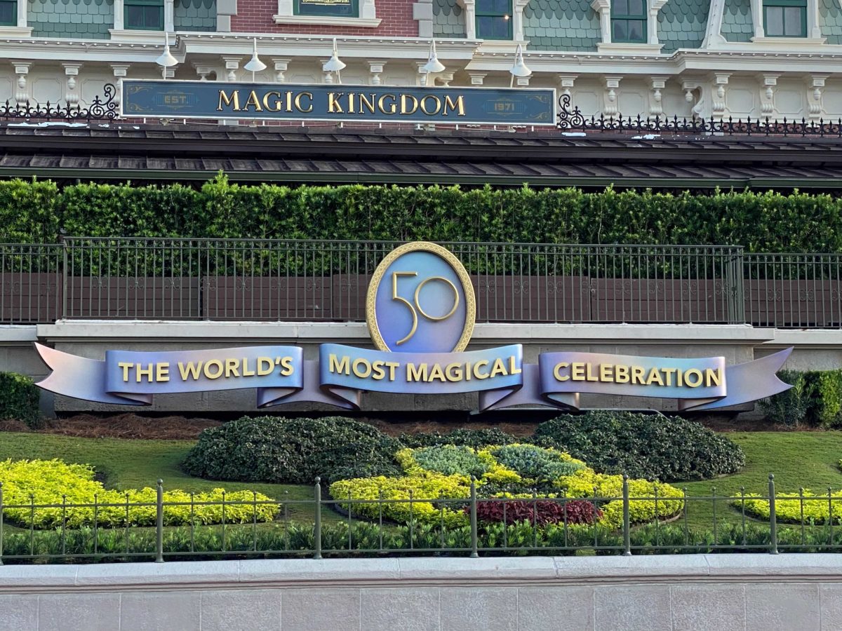 50th-anniversary-train-station-decoration-1