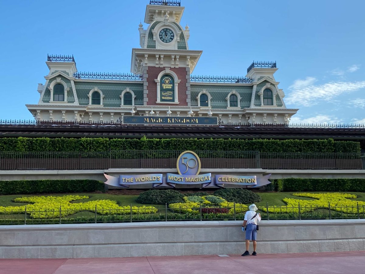 50th-anniversary-train-station-decoration-2