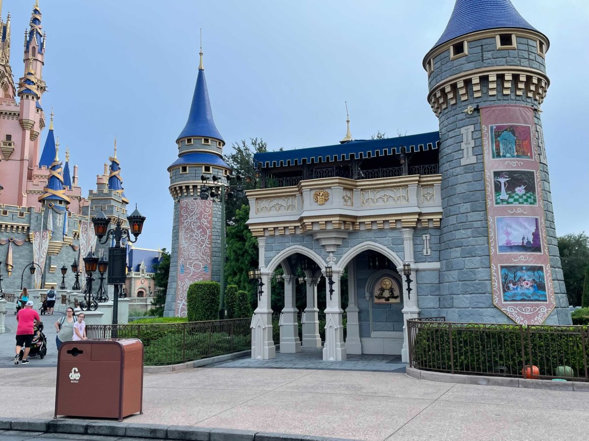50th-banners-cinderella-castle-27