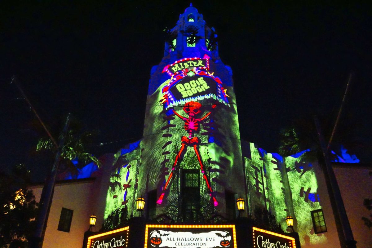 carthay-circle-restaurant-with-oogie-boogie-projections-1