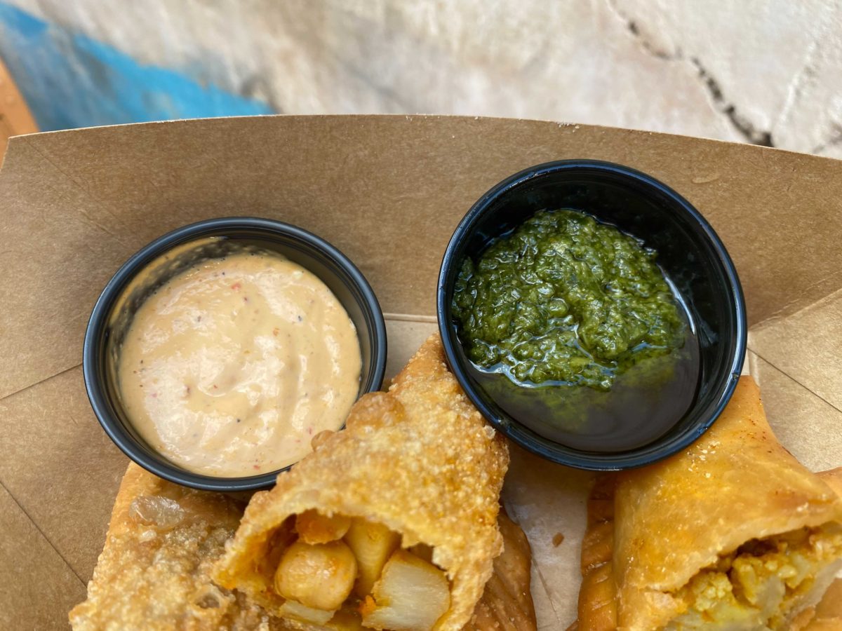 dak-kusafiri-coffee-shop-bakery-spiced-potato-hand-pies-1-7246029