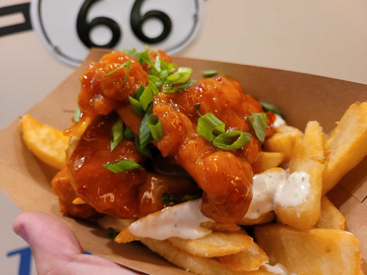 dca-halloween-flos-v8-cafe-spicy-chicken-and-fries-8-7746970