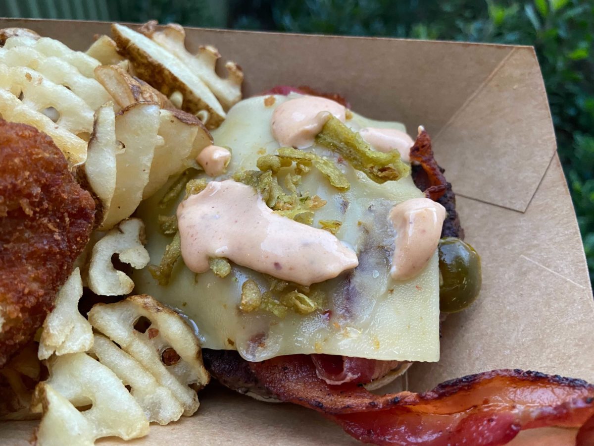 dca-halloween-smokejumpers-grill-jalapeno-bacon-burger-19-2177495