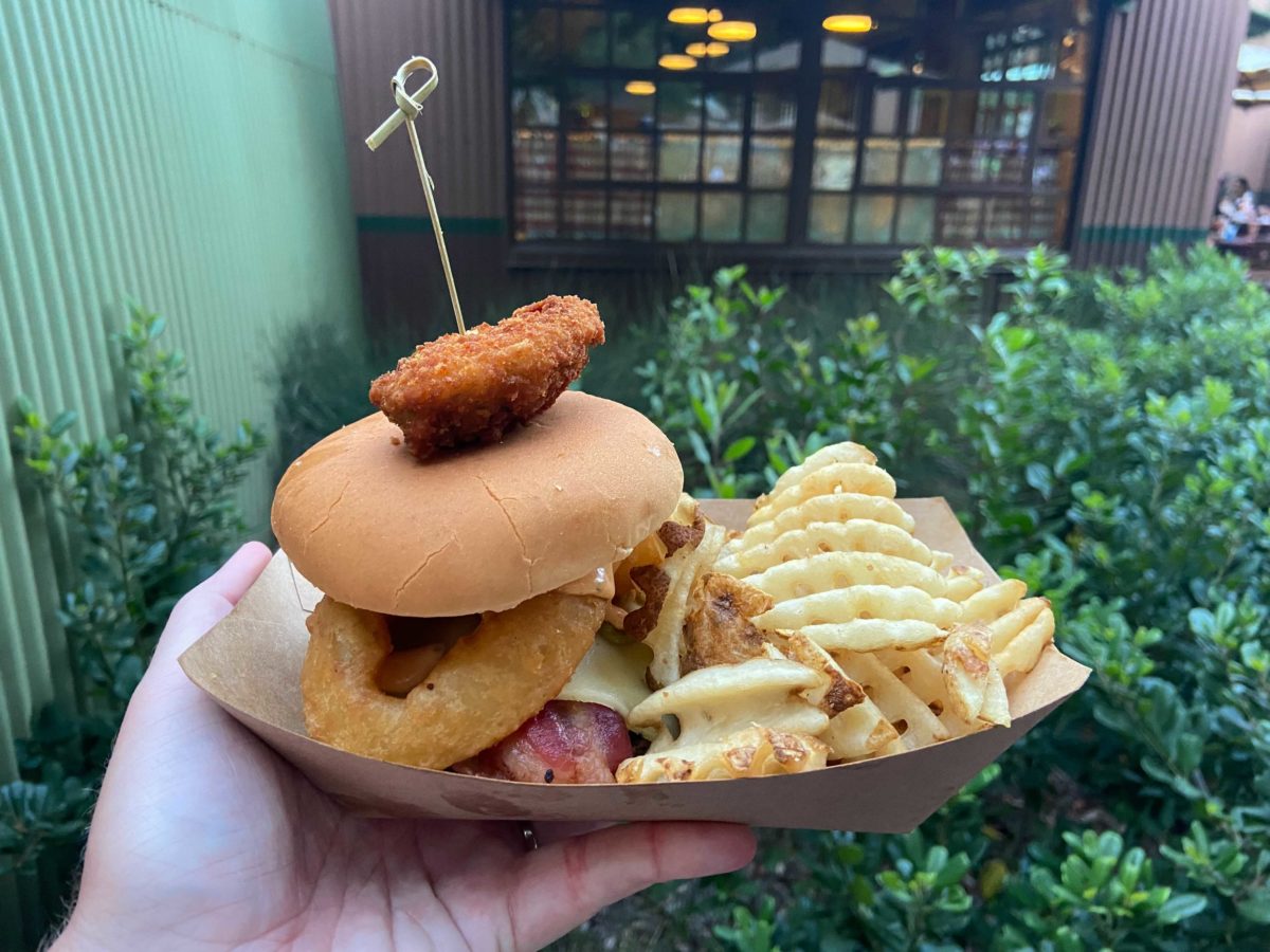 dca-halloween-smokejumpers-grill-jalapeno-bacon-burger-2-6059241