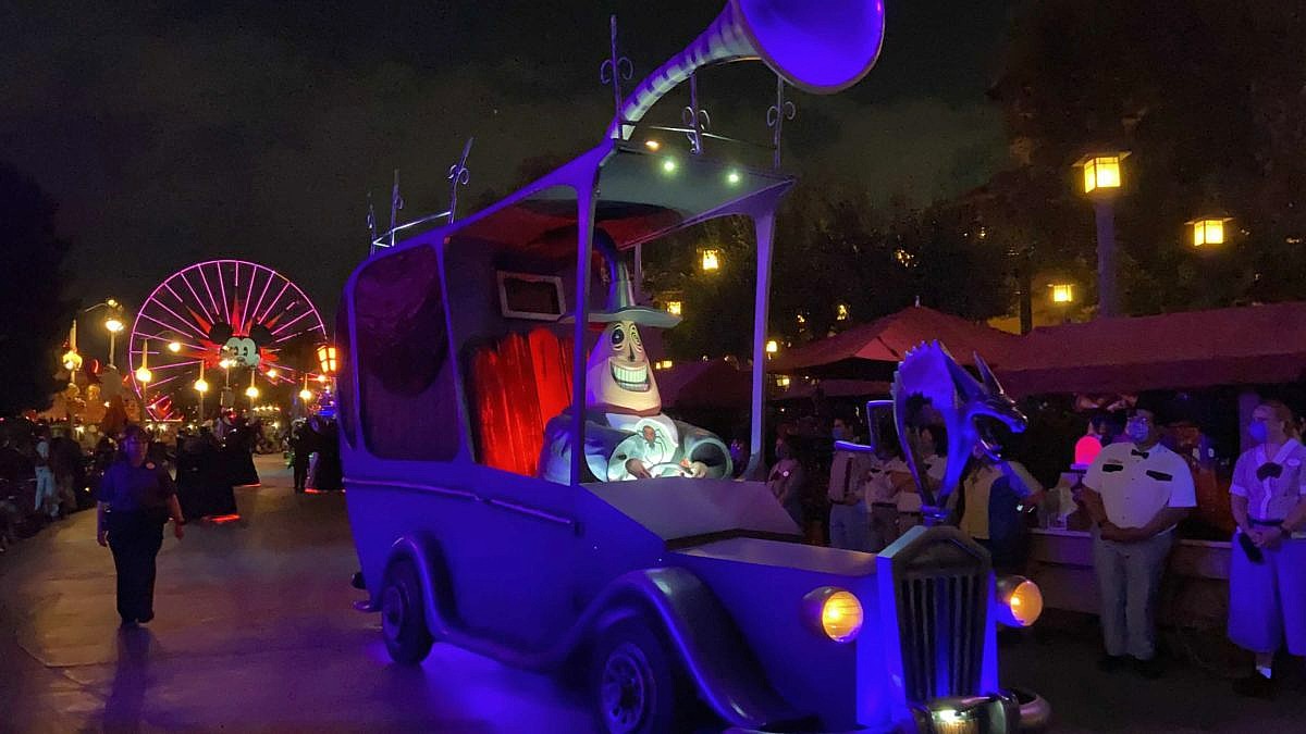 dca-oogie-boogie-bash-frightfully-fun-parade-5-7920029-1200x675-8205589