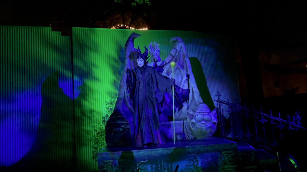 dca-oogie-boogie-bash-maleficent-5-1609733