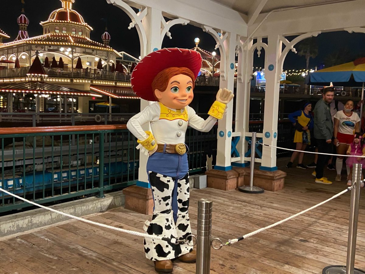 dca-oogie-boogie-bash-meet-and-greet-jessie-4-1668834