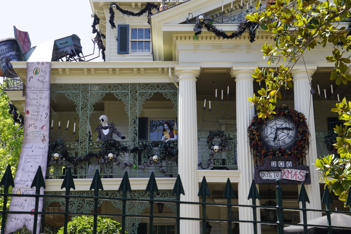 PHOTOS, VIDEO: Jack Skellington and Sally Greet Guests from The Haunted Mansion Balcony at