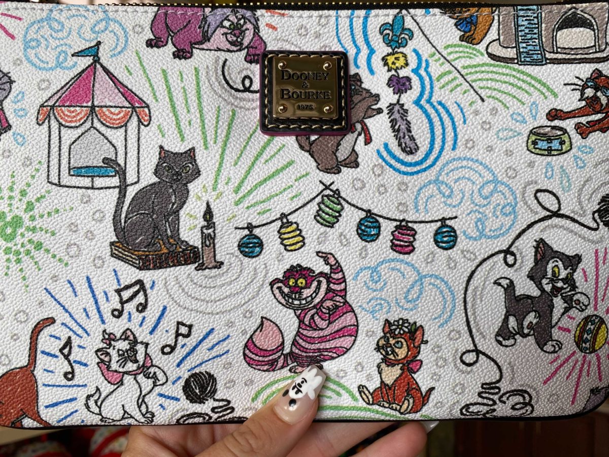 dooney-bourke-paw-pals-cats-wristlet-3-3350265