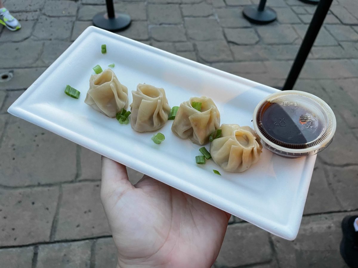 hhn-30-wicked-growth-realm-of-the-pumpkin-themed-food-stand-field-of-screams-3-2525980