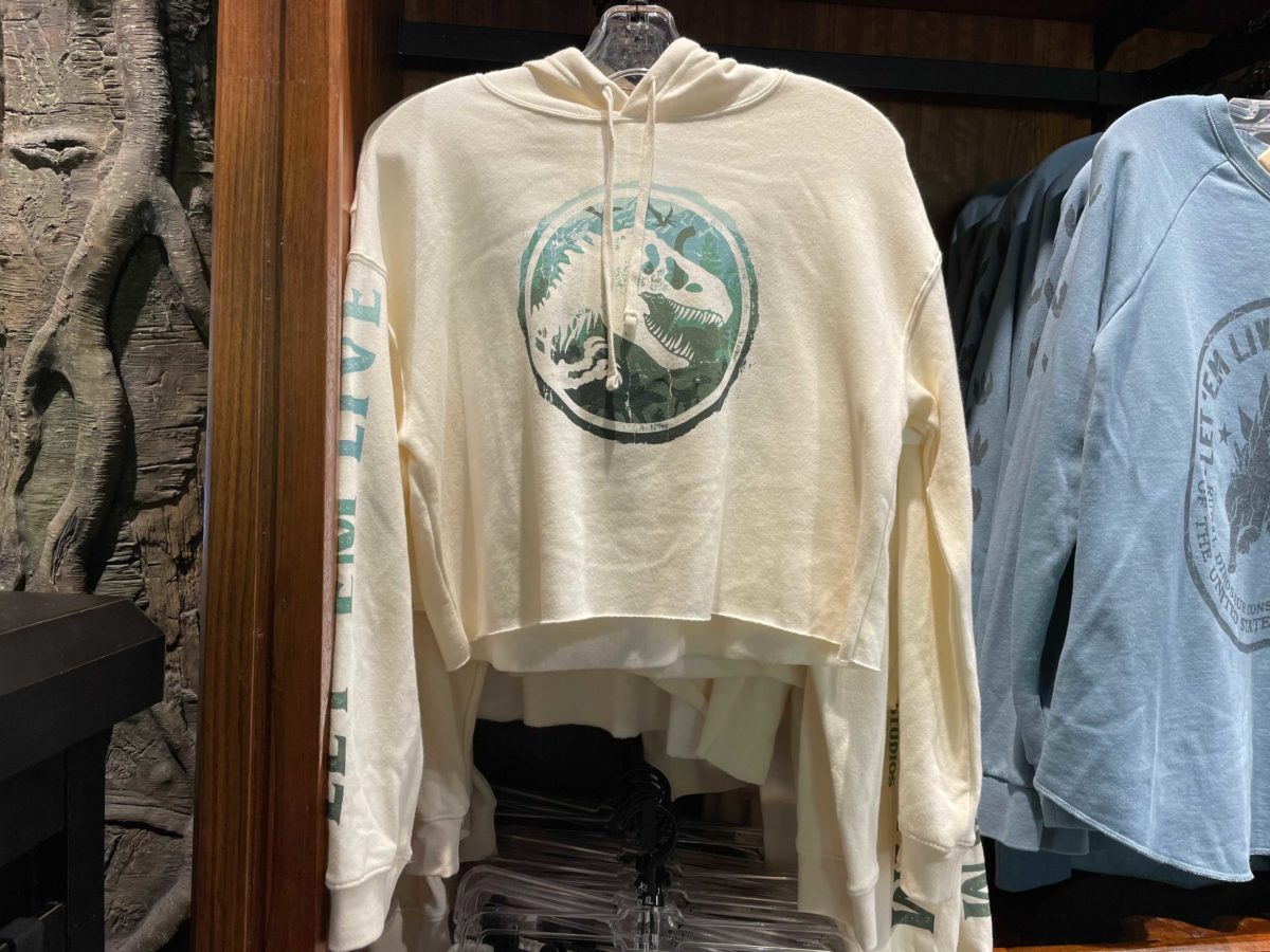 ioa-jurassic-world-sweats-4-5370288