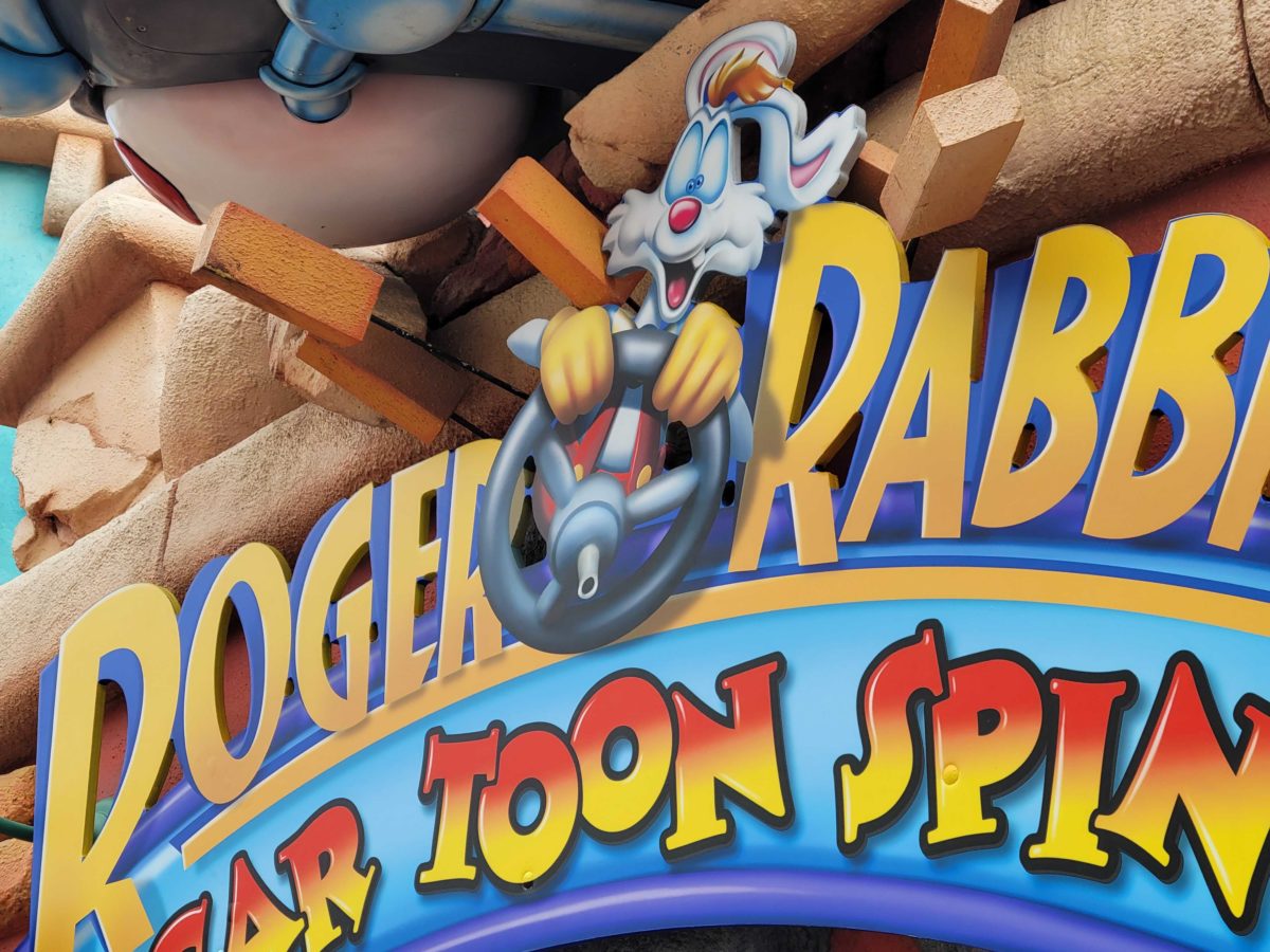 roger-rabbit-car-toon-spin-sign-close-up-9131673