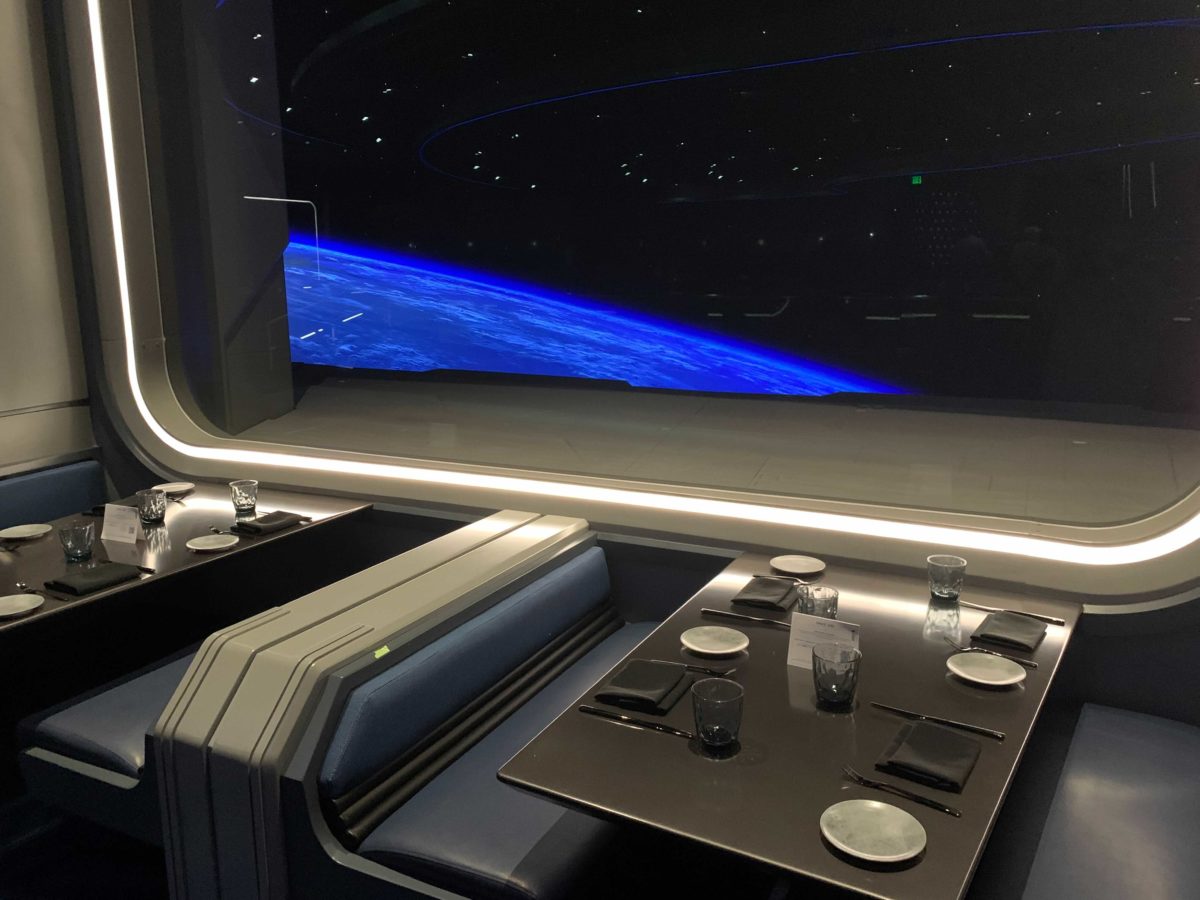space-220-16-6828988