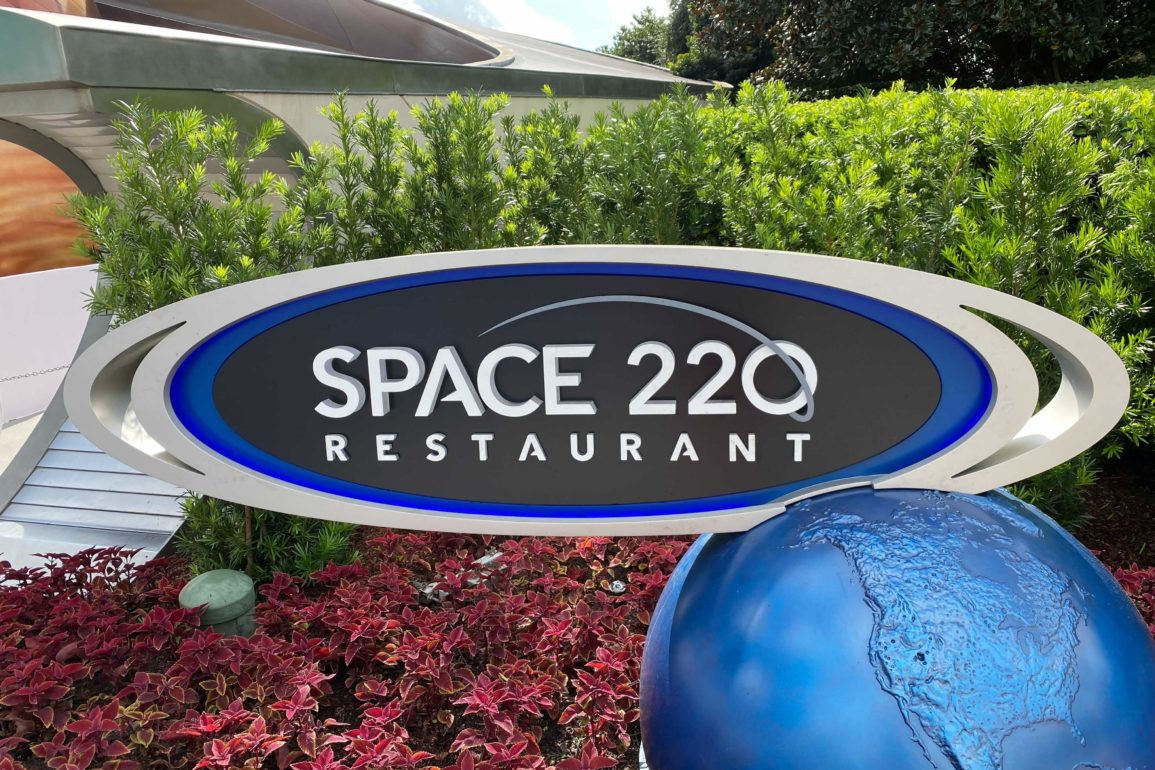 space-220-signage_05