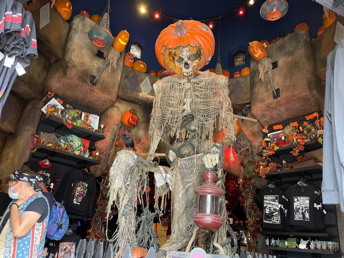 uor-scarecrow-stalk-all-hallows-eve-boutique-2-2816769