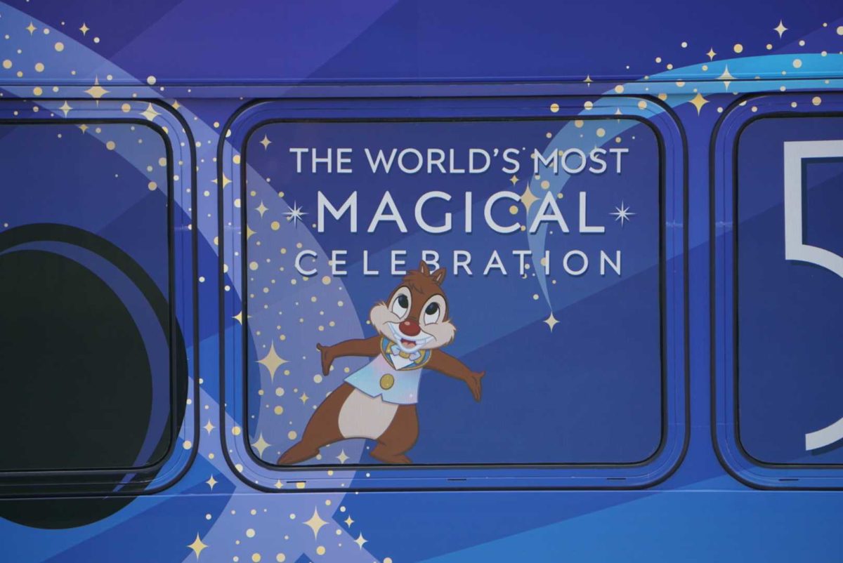 wdw-50th-anniversary-bus-other-side19-3352793