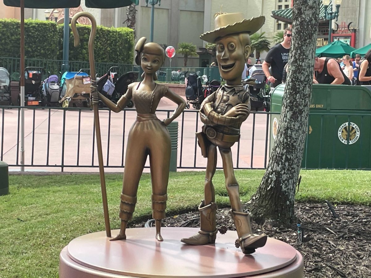 woody-and-bo-peep-50th-statue-side-view-7826711