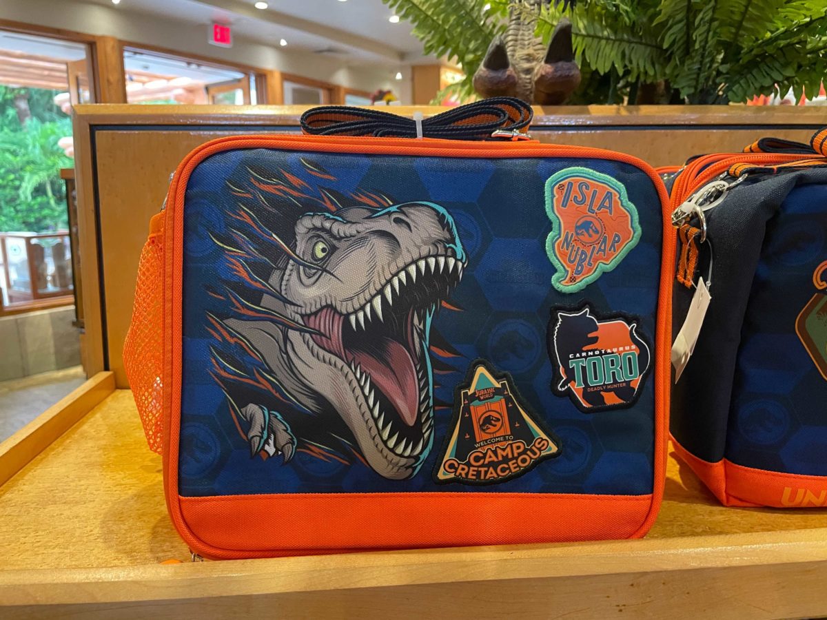 camp-cretaceous-lunch-bag-1-4555040