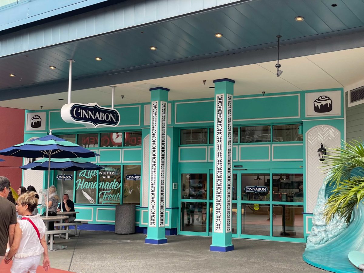 chucky-cinnabon-display