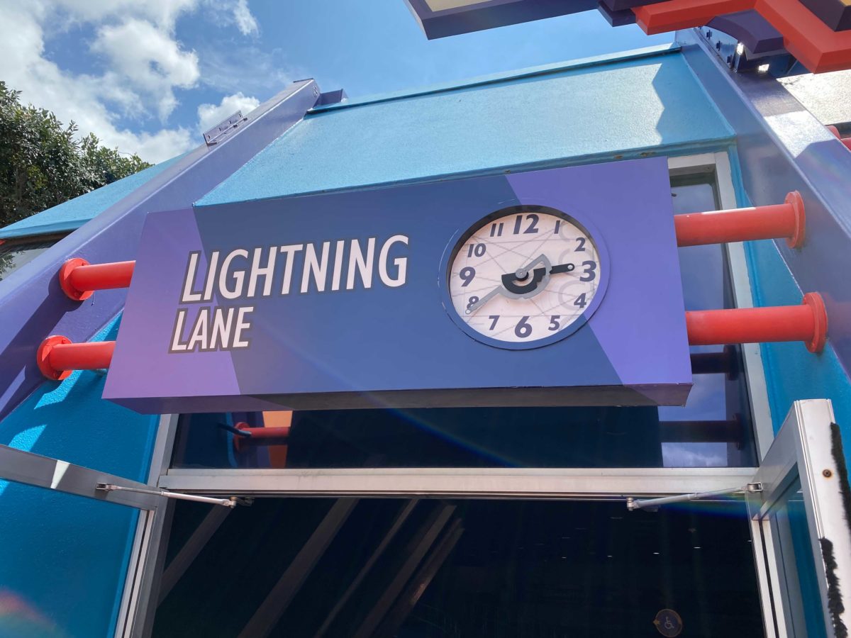 disney-pixar-short-film-festival-lightning-lane-signage-2