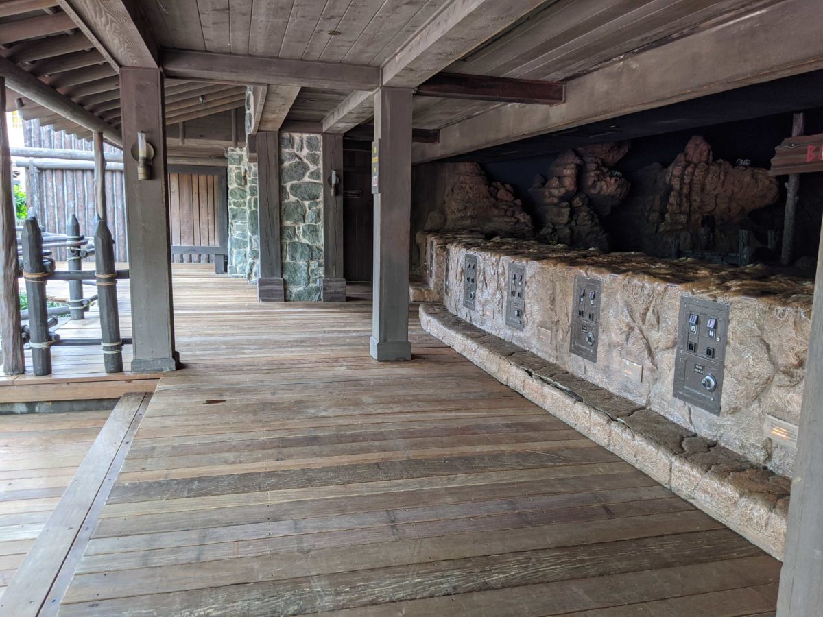 frontierland-boardwalk-update-9-1-21-31