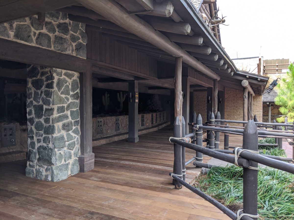 frontierland-boardwalk-update-9-1-21-40