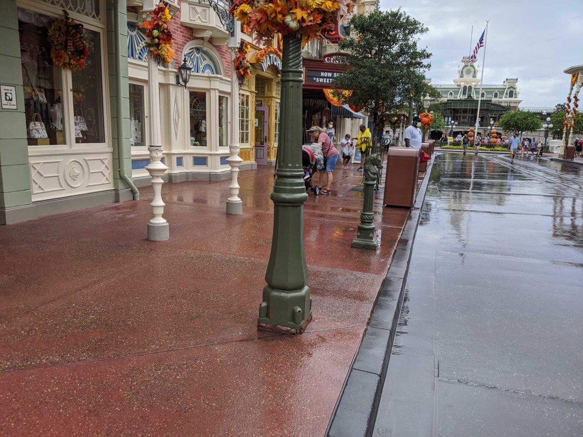 gold-lamppost-paiting-6