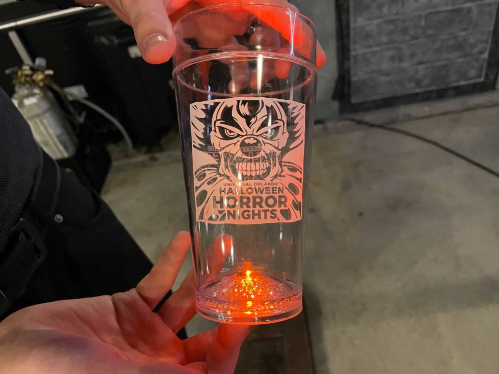 hhn-2021-jack-the-clown-light-up-cup-4-2413301