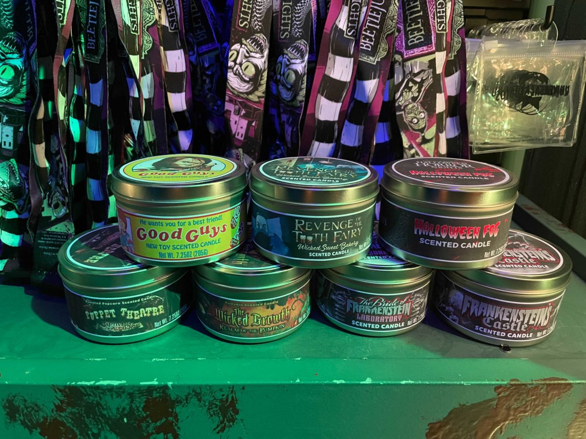 hhn-2021-scented-candles-stacked-1221108