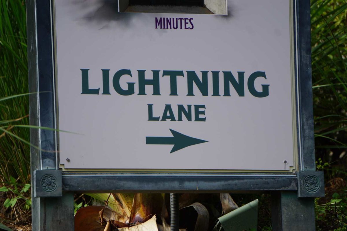 hollywood-studios-lightning-lane-signage-15-9729346