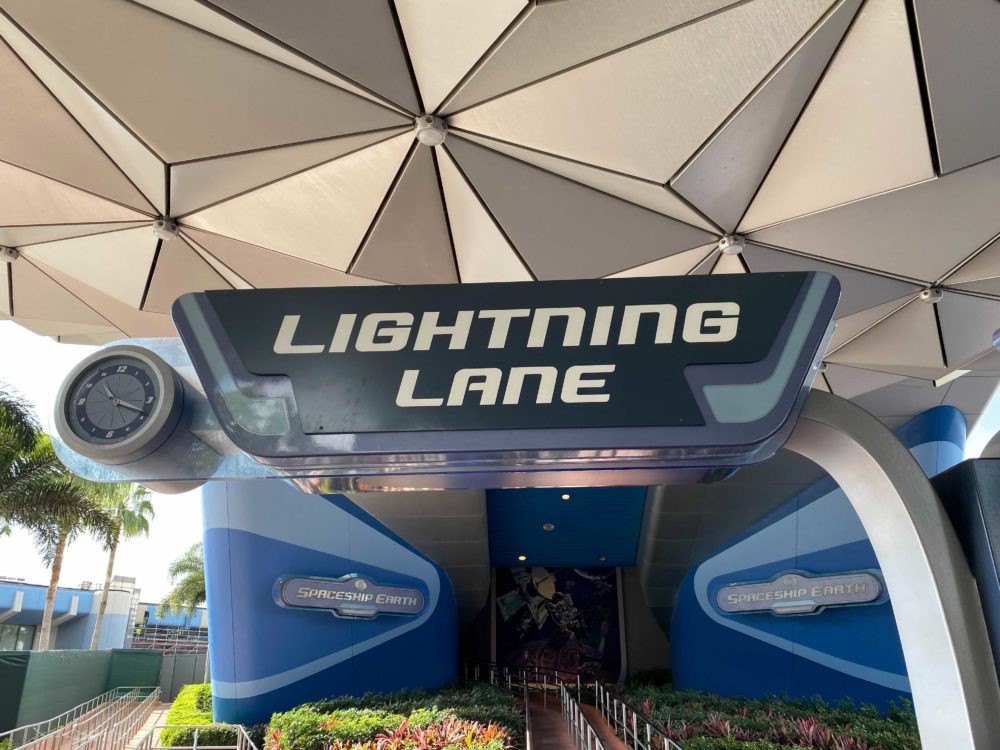 lightning-lane-signage-spaceship-earth-4