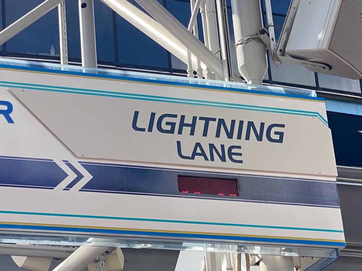 lightning-lane-signage-test-track-3