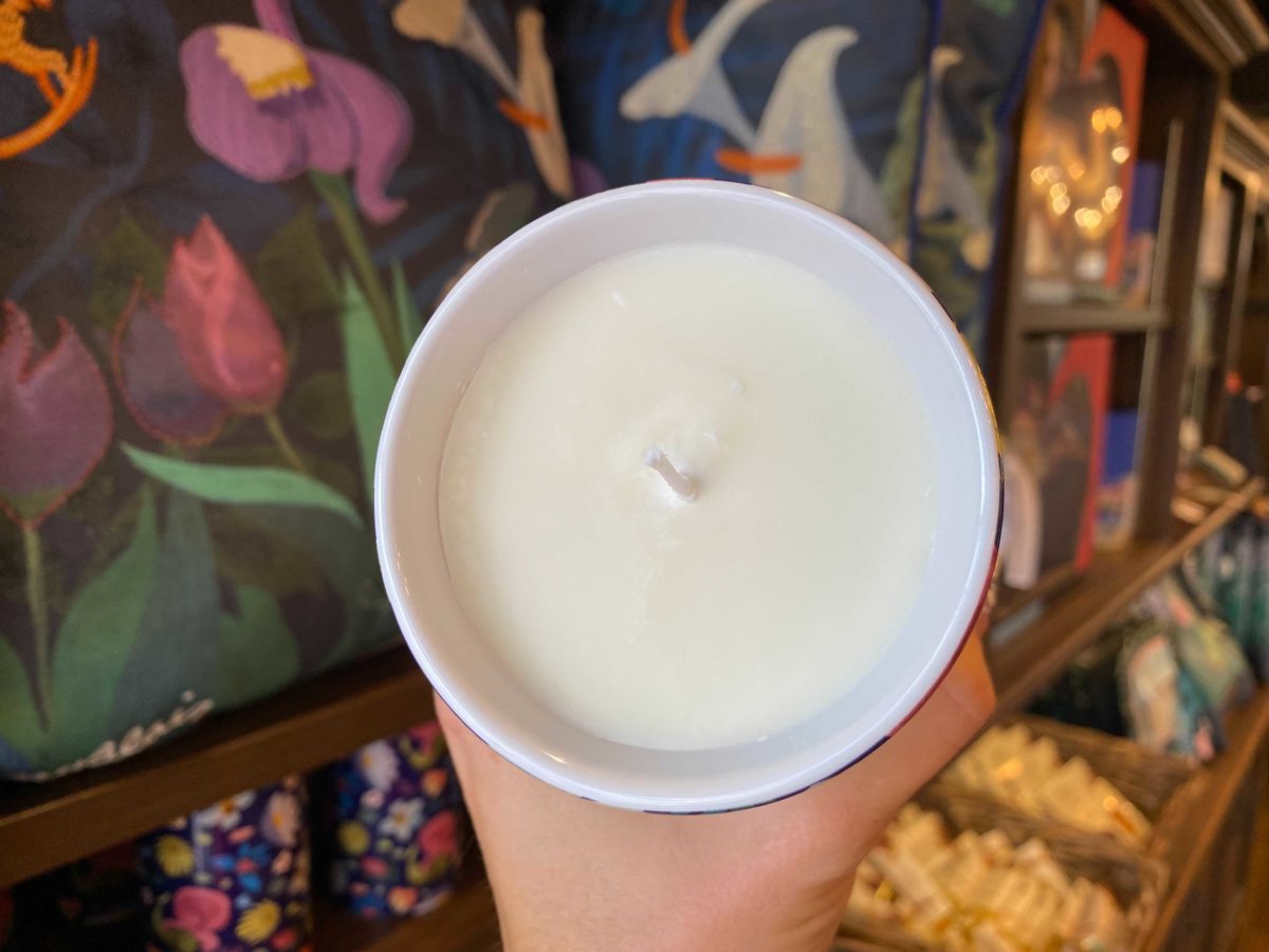 mary-blair-alice-in-wonderland-scented-candle-1
