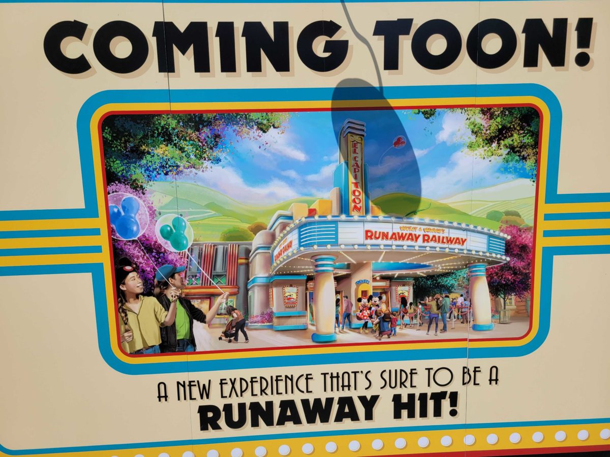 mickey-minnies-runaway-railway-disneyland-facade-steel-4-8832754