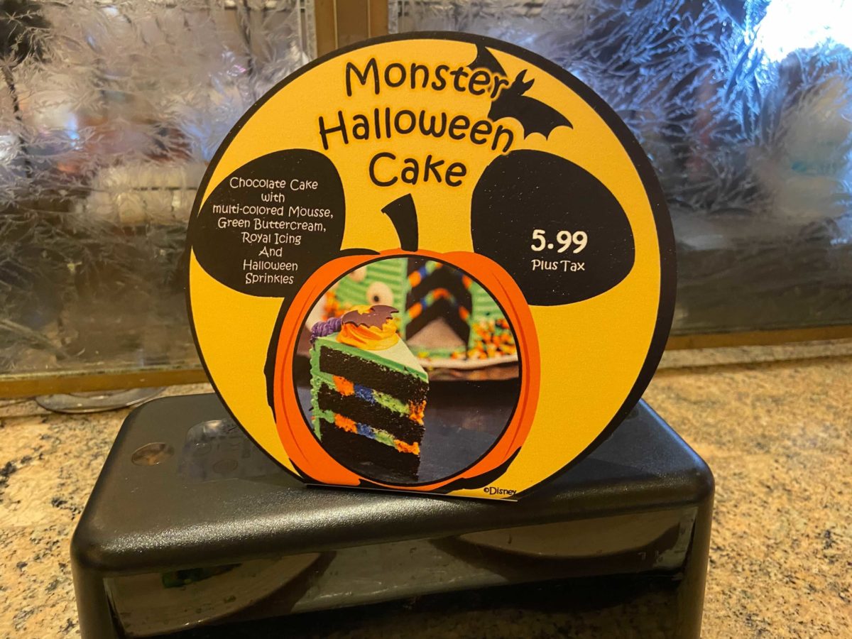 monster-halloween-cake-9853346
