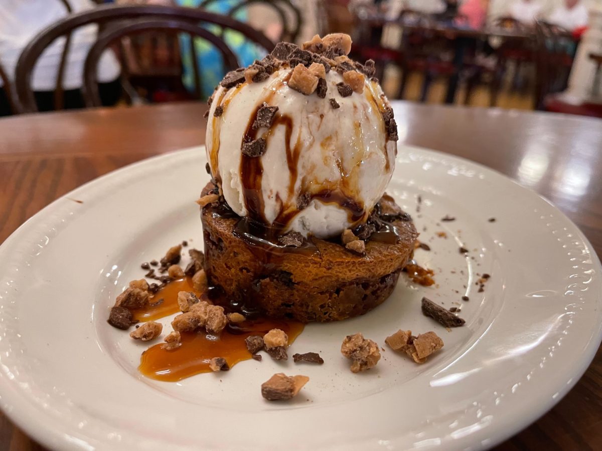 oooey-gooey-toffee-cake-8721012