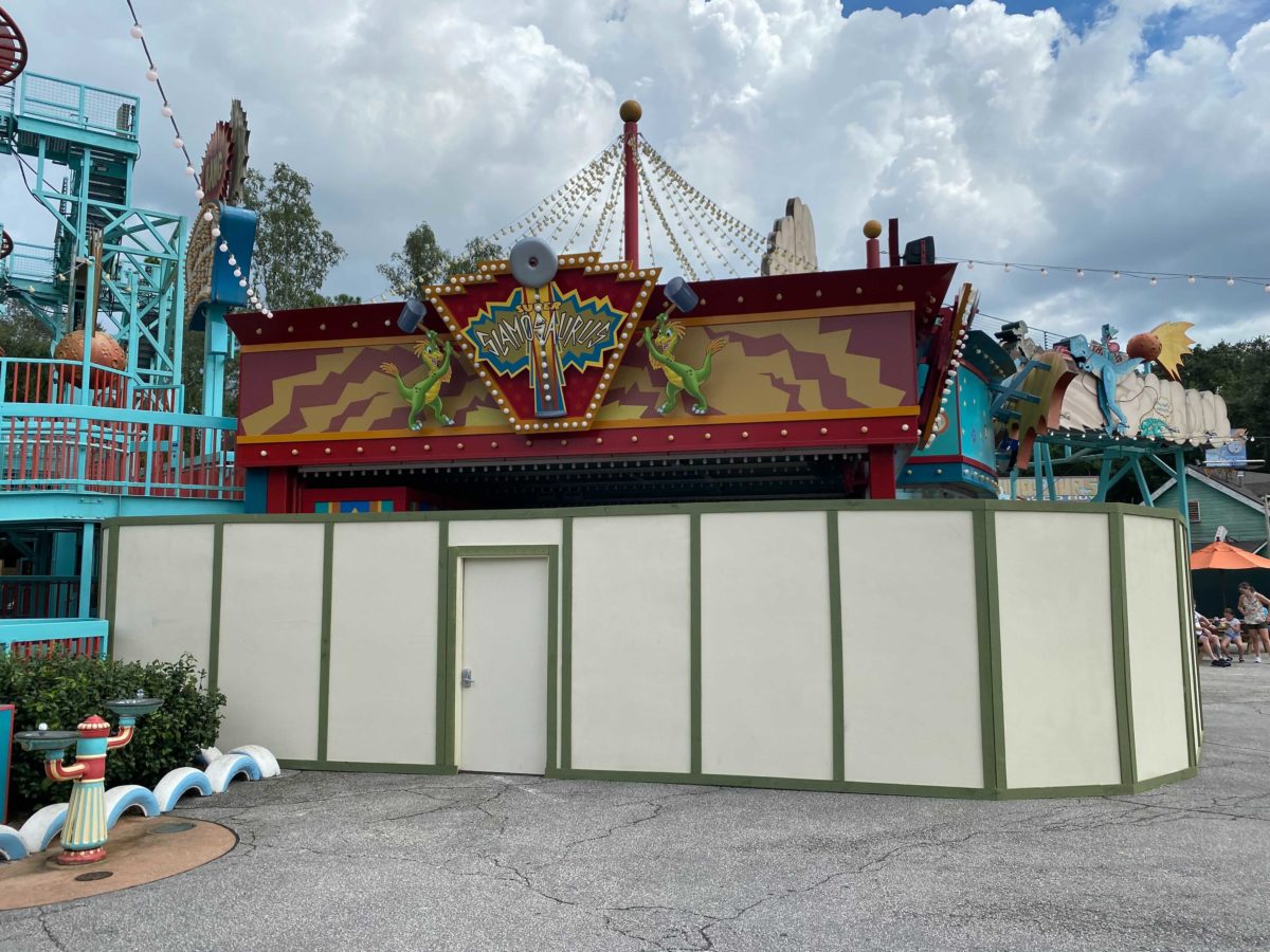 primeval-whirl-construction-walls-3-3182787