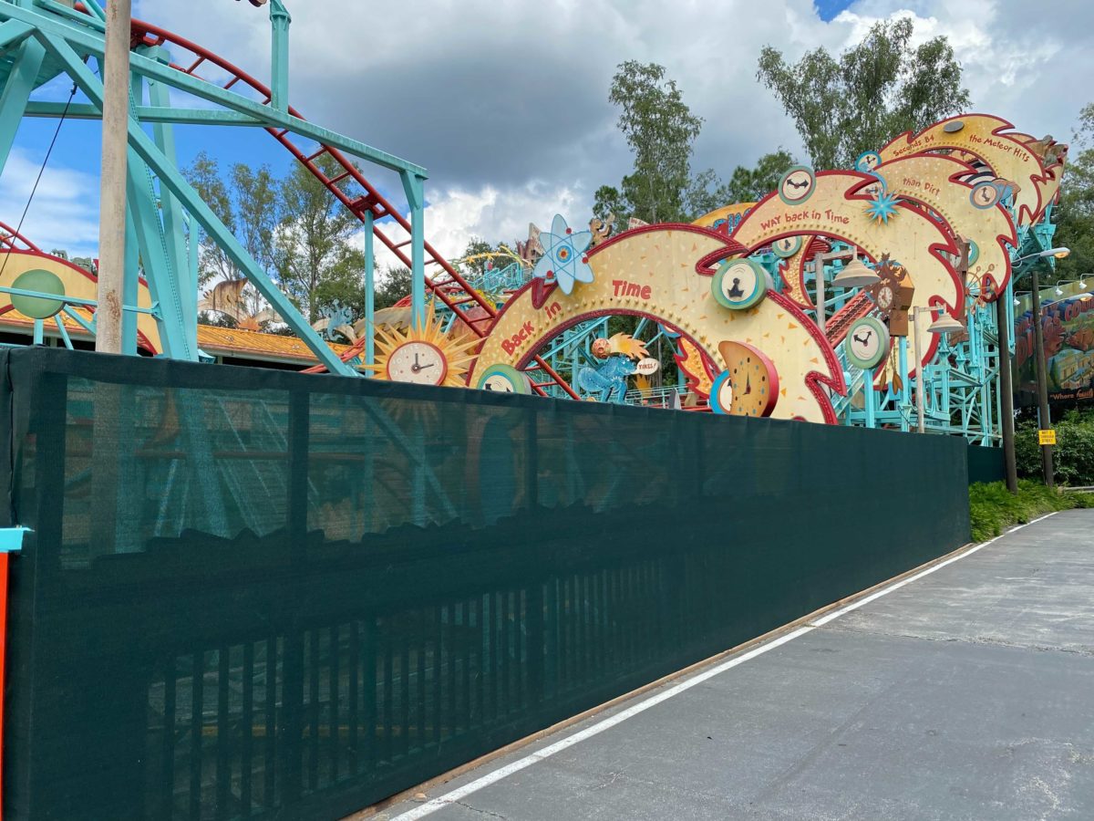 primeval-whirl-construction-walls-9-5362386