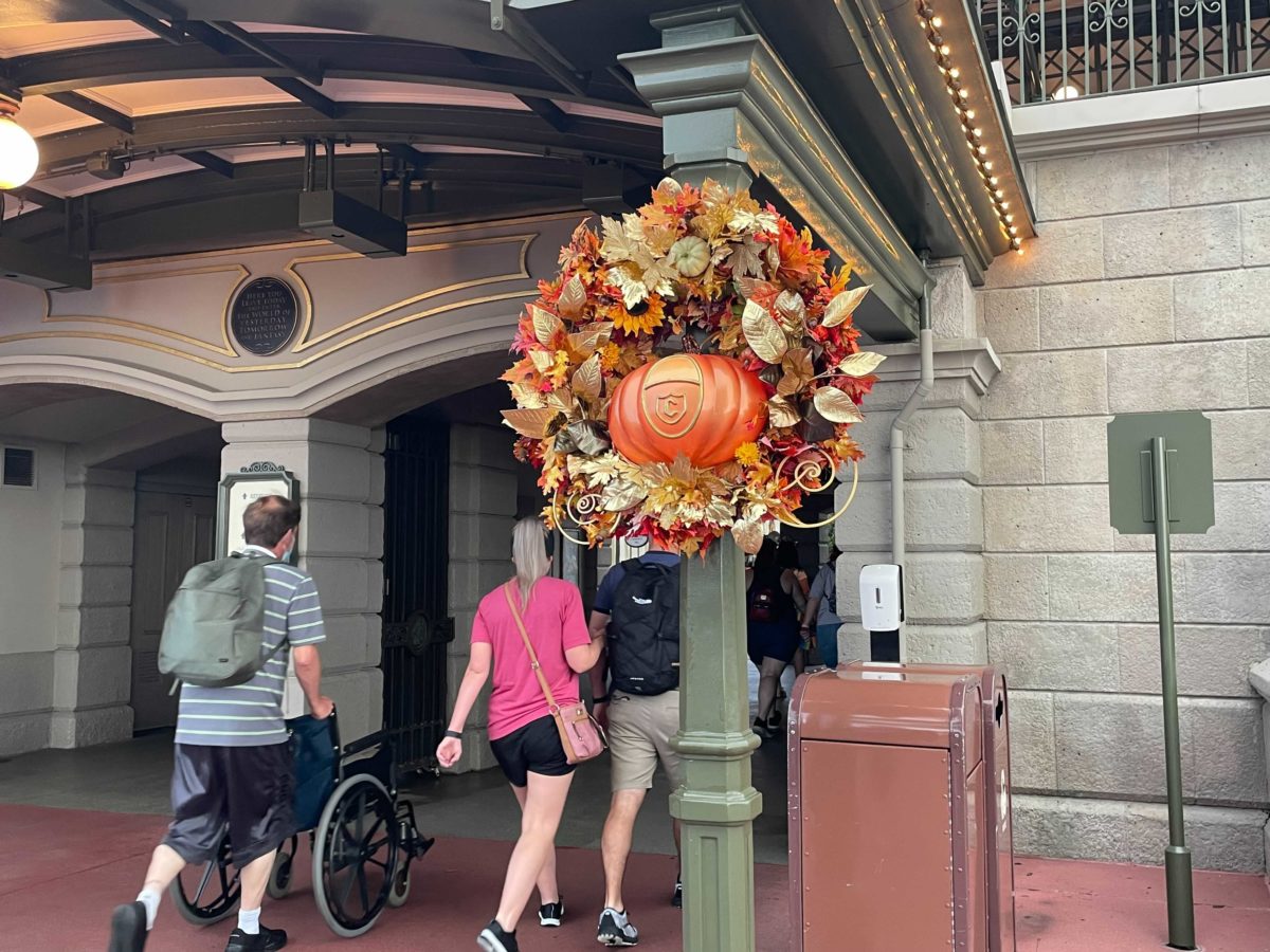 pumpkin-carriage-wreath