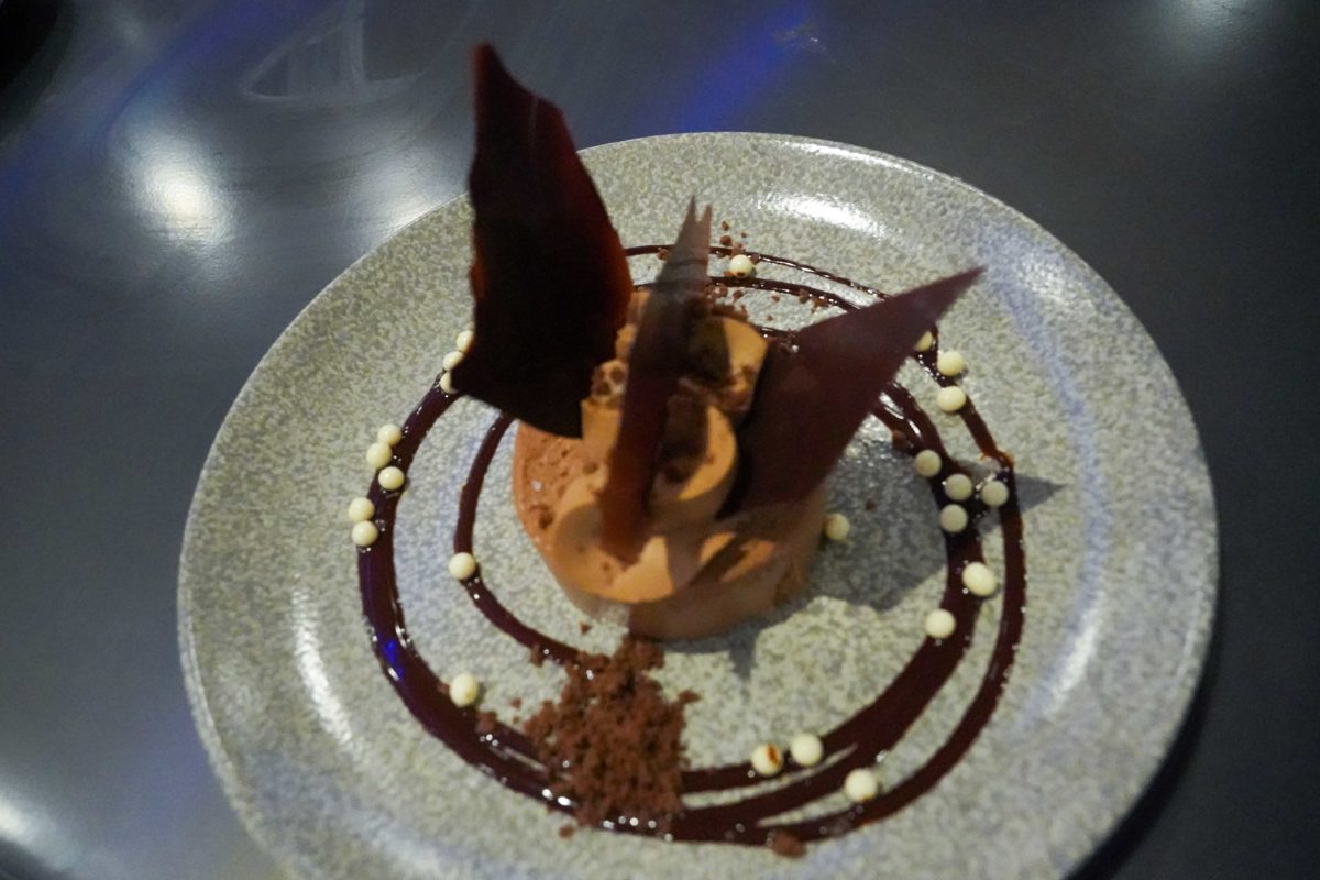 space-220-desserts-chocolate-cheesecake-2-3860018