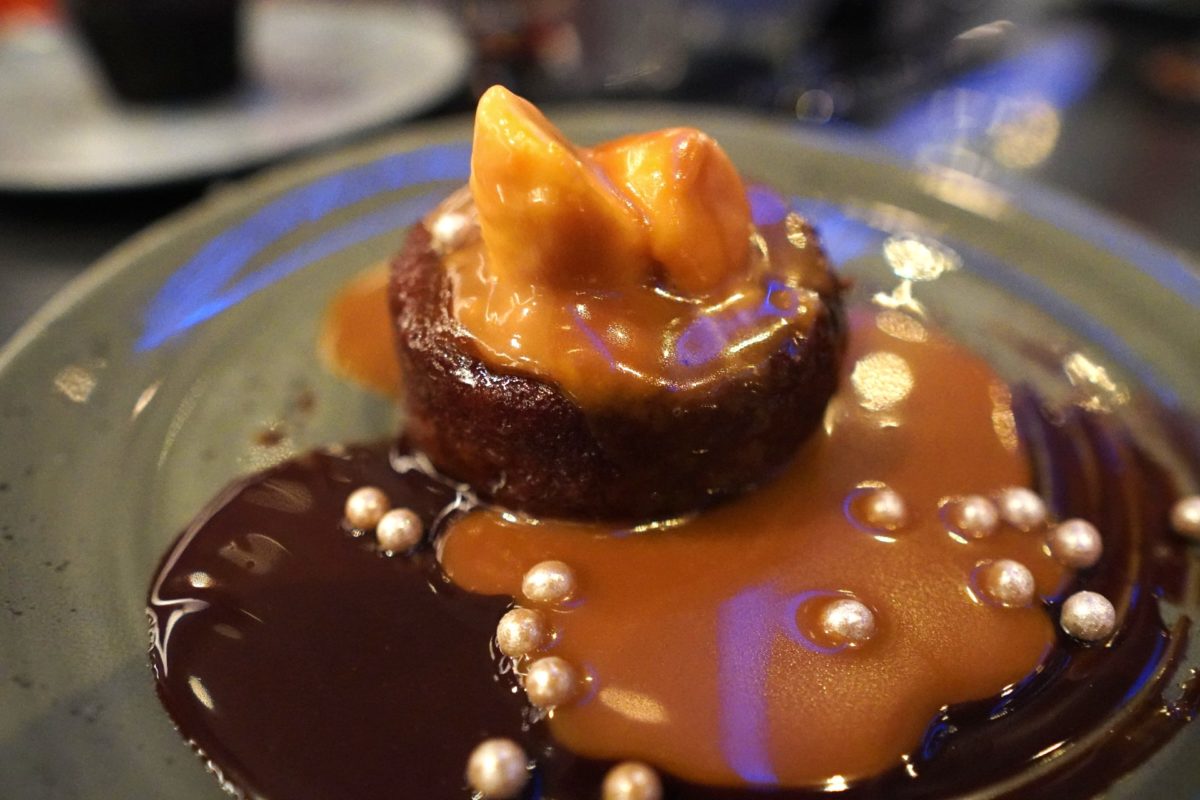 space-220-dinner-desserts-sticky-toffee-pudding-5-1391023