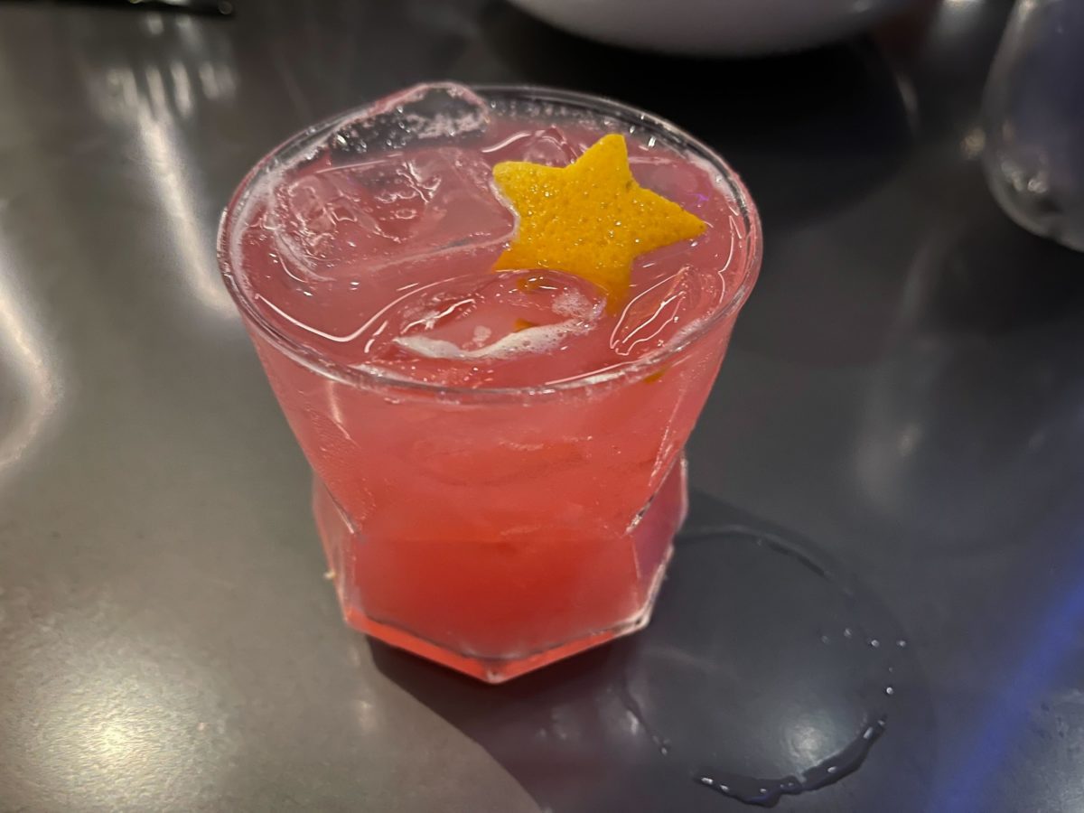 space-220-dinner-drinks-red-star-1-9208418