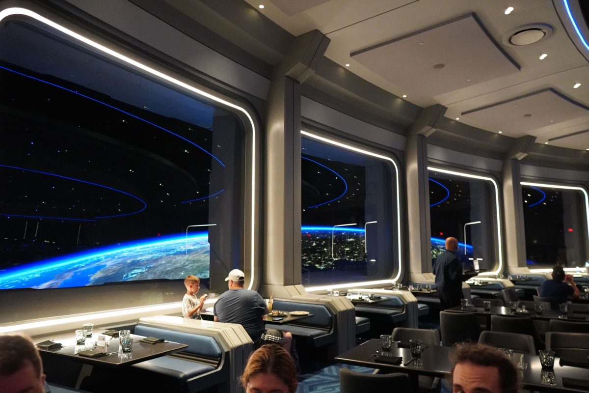space-220-dinner-interior-1-6125182
