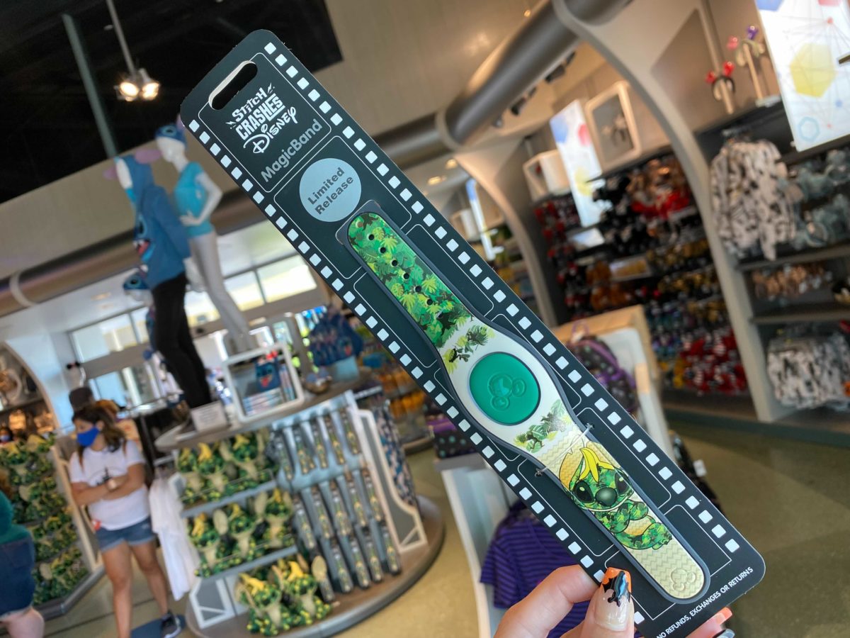stitch-crashes-disney-the-jungle-book-magicband-1