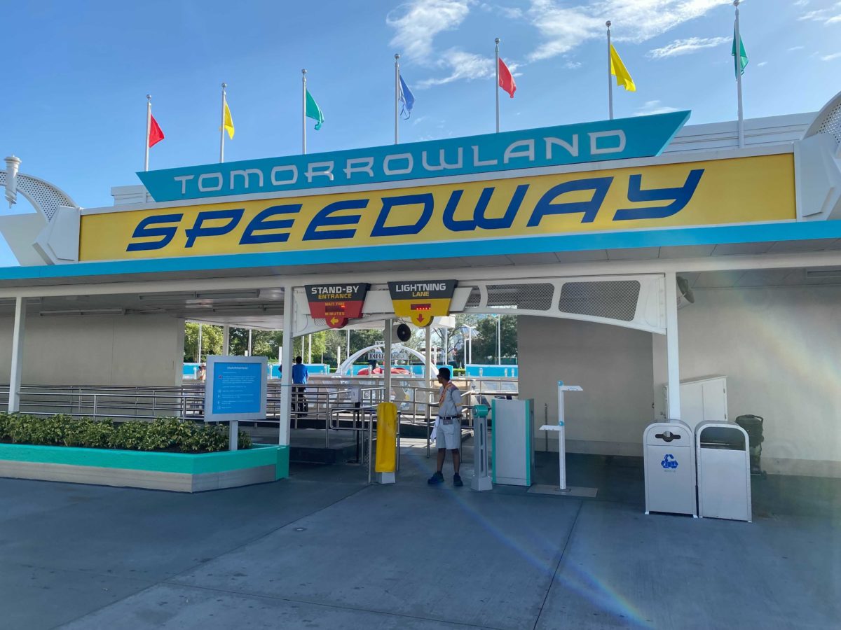 tomorrowland-speedway-lightning-lane-5