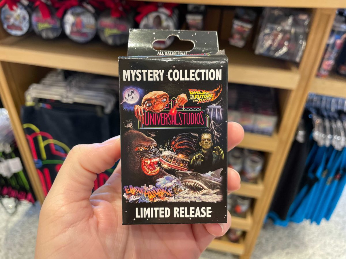 universal-studios-retro-mystery-pins-1